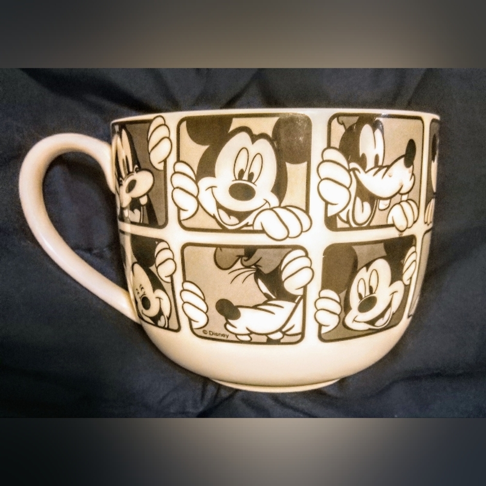 Large/Over Sized Mickey and Friends Disney Coffee Cup